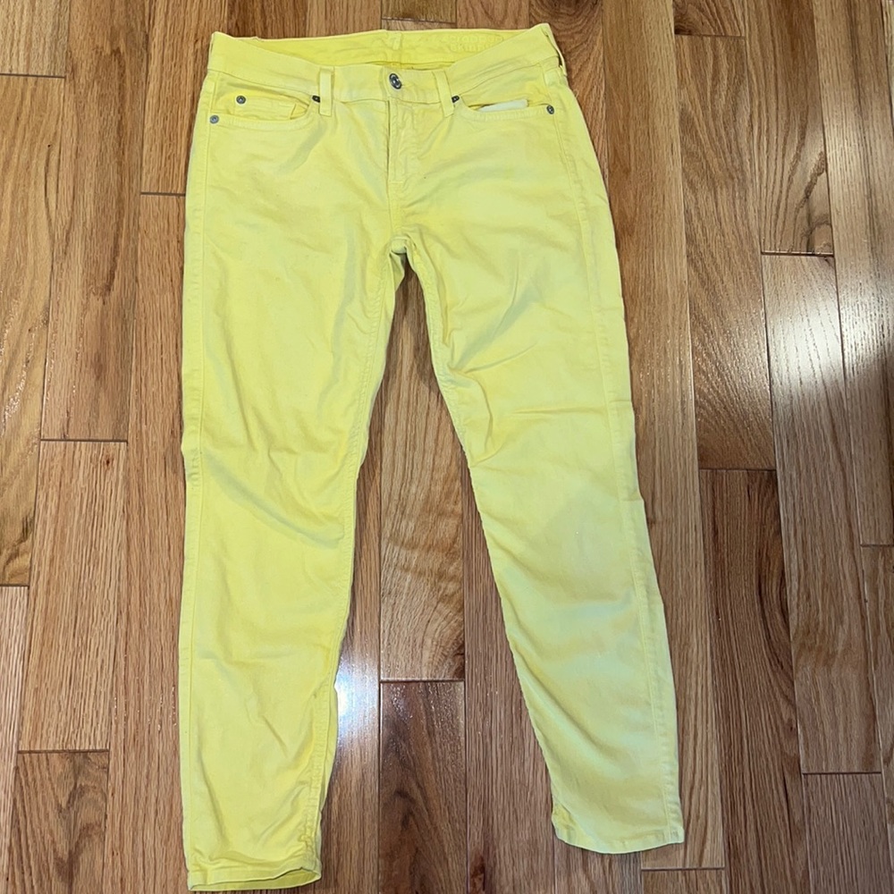 7 for all Mankind size 30 yellow jeans the cropped and skinny with shine